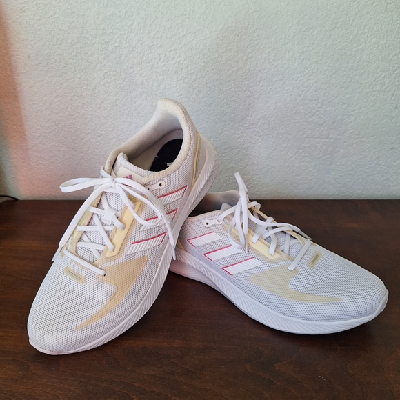 Adidas womens run falcon 2.0, gently used condition. Worn a few times - Picture 3 of 7